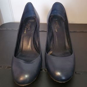 Gucci Round Toe pumps